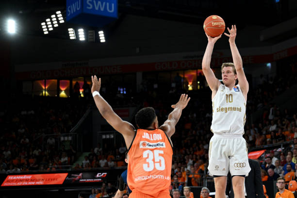 发了一场轩 发了一场轩