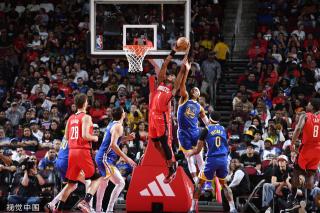 场边响起鼓 场边响起鼓